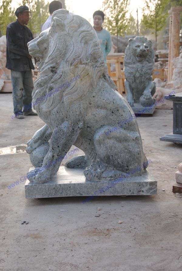  lions statues